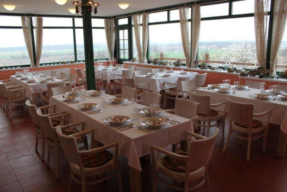 Hotel Vinohrad Milotice Eksteriør billede